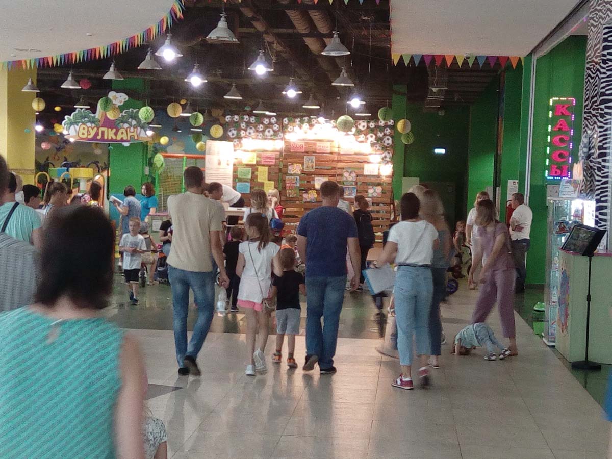 Выставка детских рисунков ко дню Семьи, любви и верности в Саранске